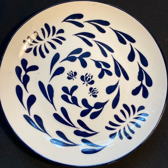 Orly Madison 10” Dinner Plate - Picture 1 of 4